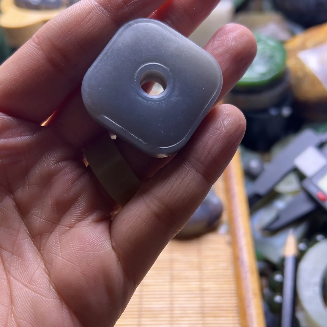 和田玉（糖玉）未镶嵌挂件