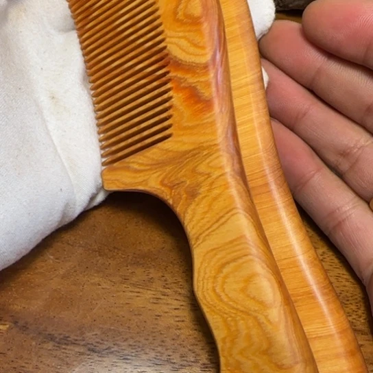 柏木（崖柏）澜****社全陈化老料把件