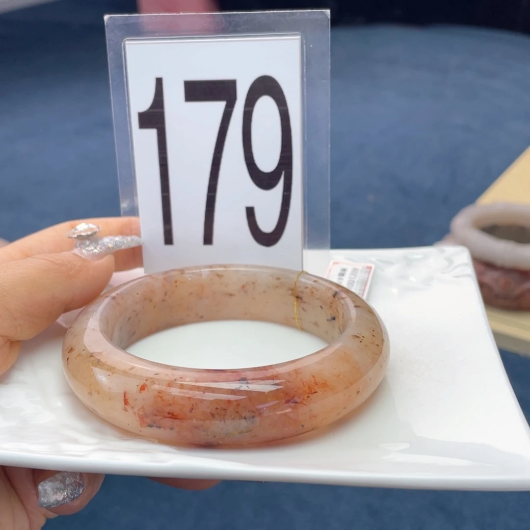 石英岩玉未镶嵌手镯