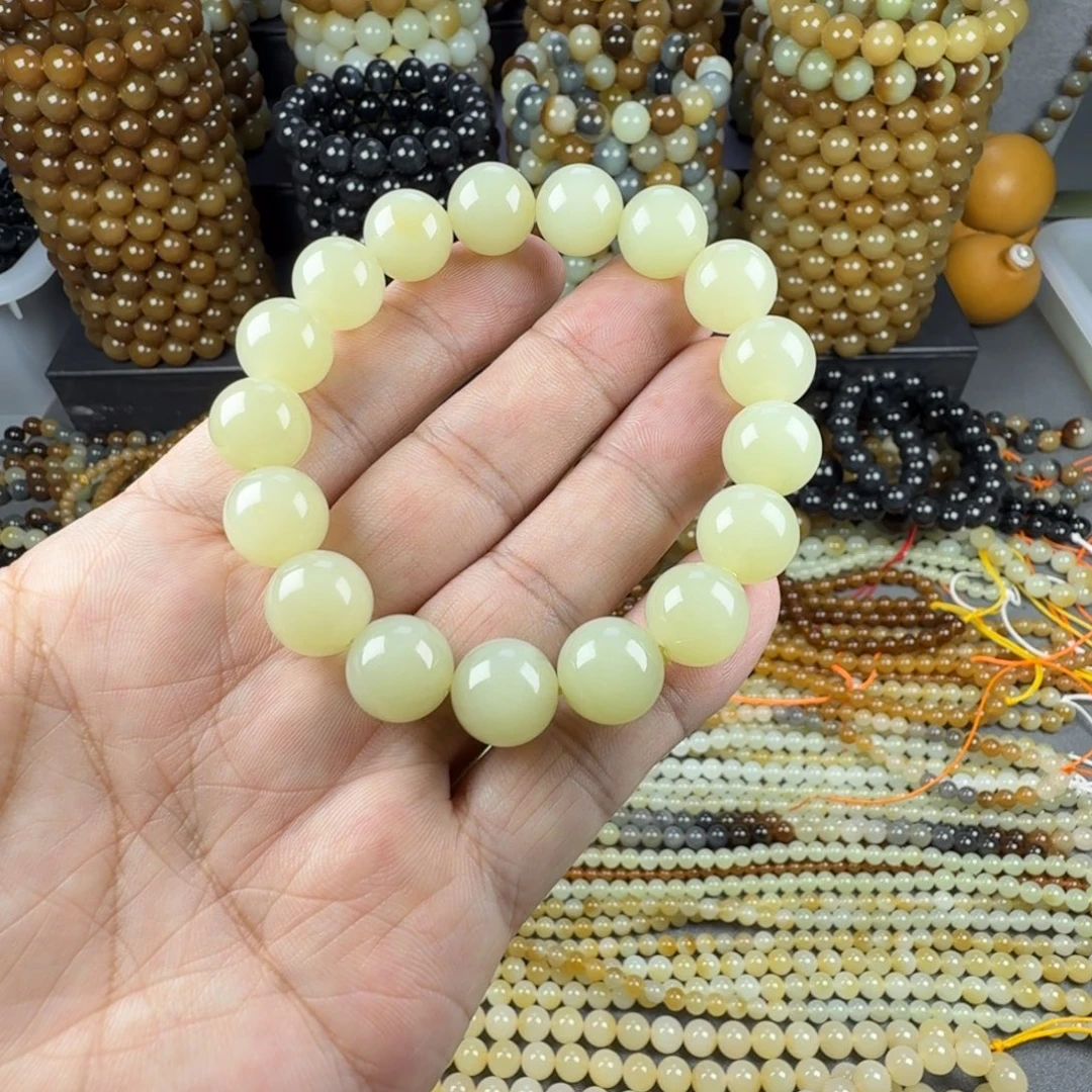 三***六和田玉未镶嵌手链