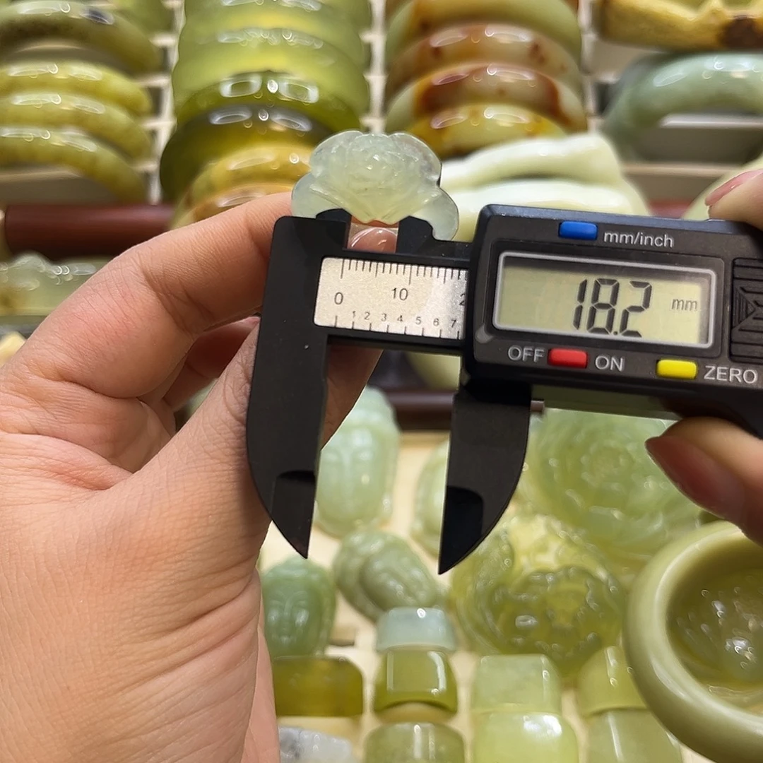 蛇纹石玉未镶嵌手镯15号