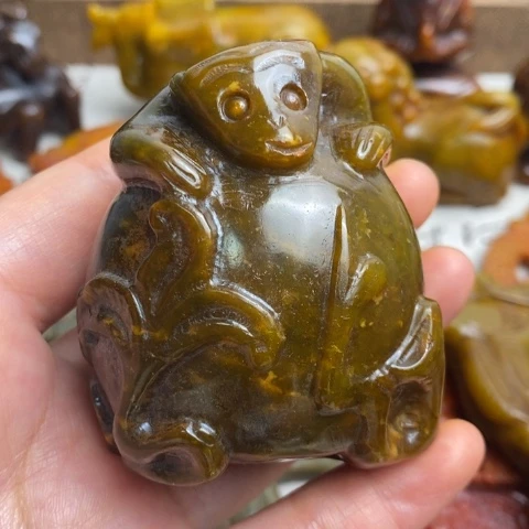 蛇纹石玉未镶嵌颈饰18