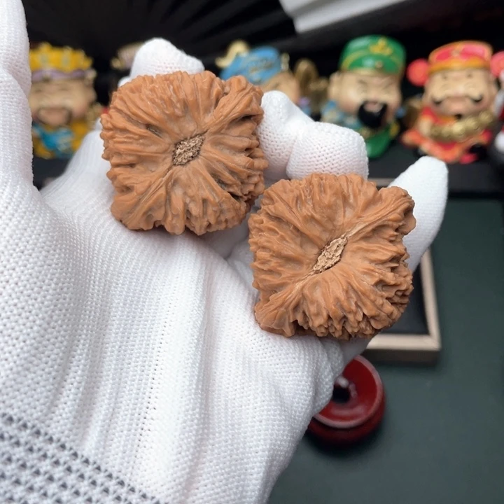 文玩核桃吊坠44尺拉丝凹底老将