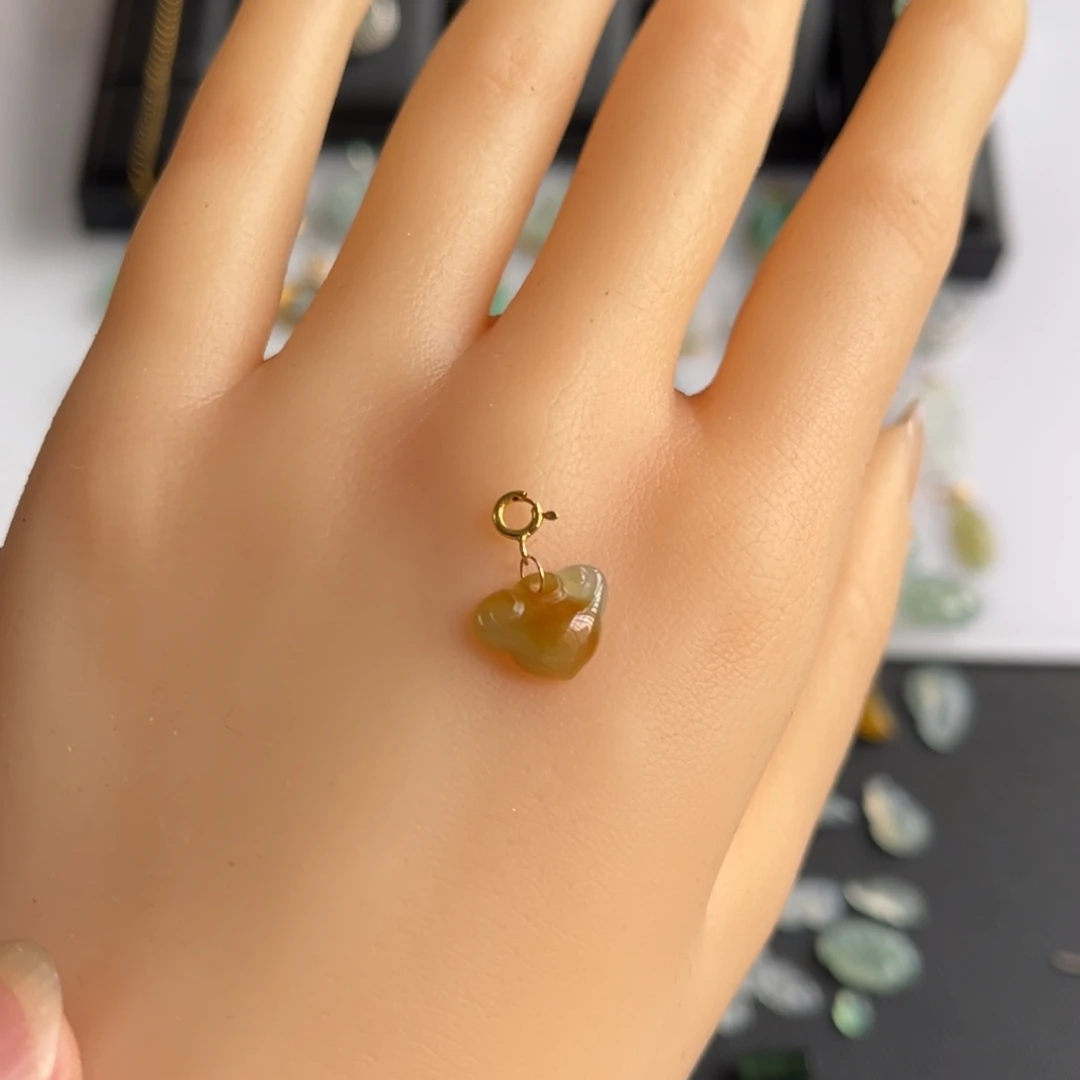 翡翠18K金镶嵌颈饰福利