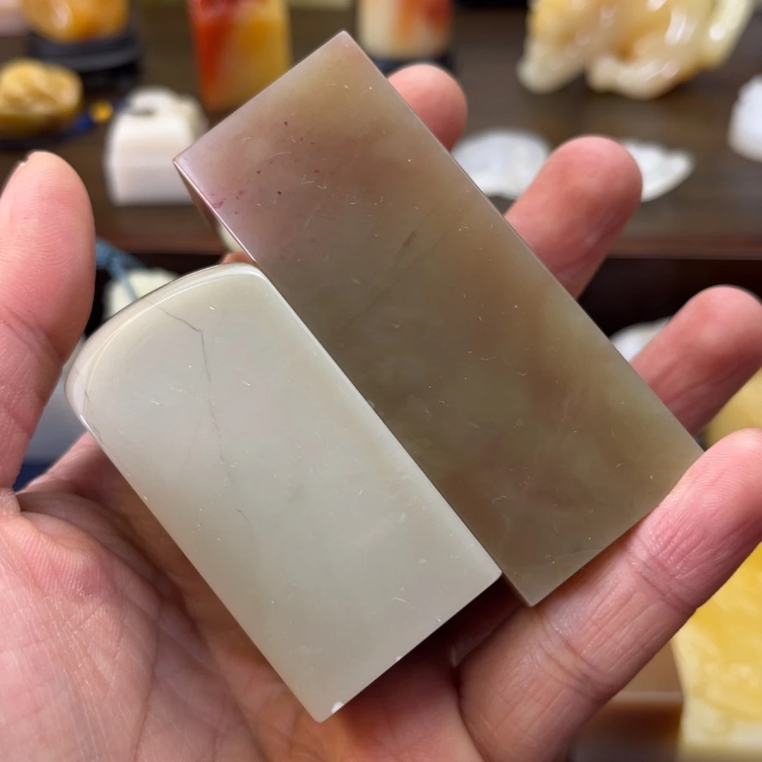 寿山石印石乞**情老挝石