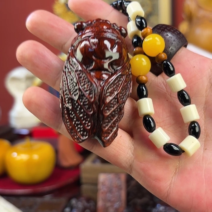 非洲紫檀（红花梨）蝉