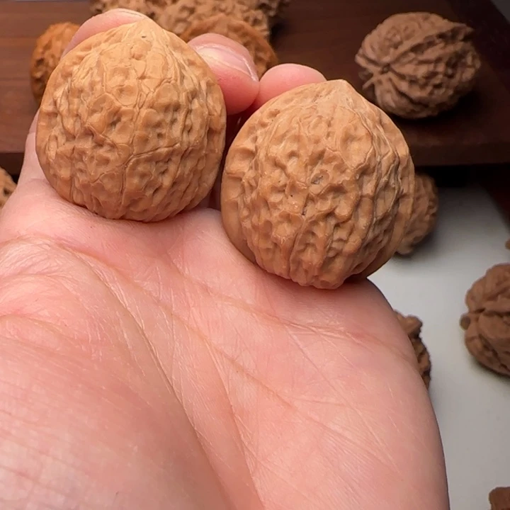 文玩核桃吊坠F*a野生小圆球