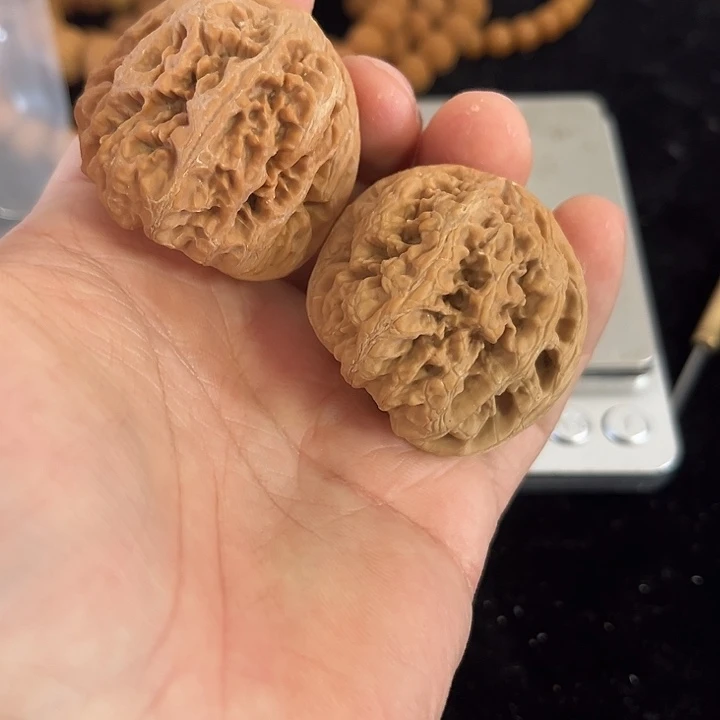 文玩核桃把件40左右微瑕练手粗筋，编号014
