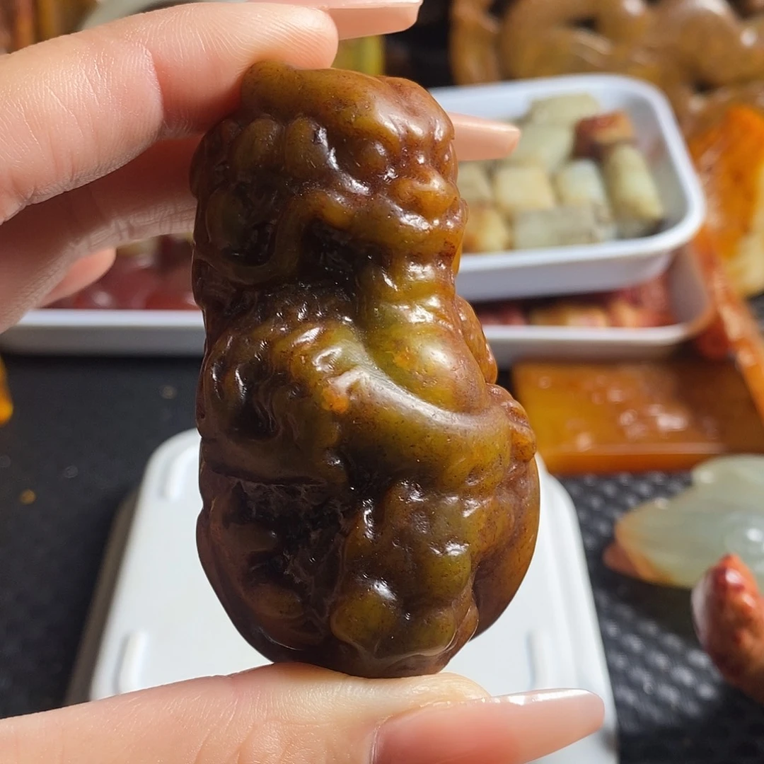 岫岩老玉（透闪石质玉）未镶嵌珠宝奇石