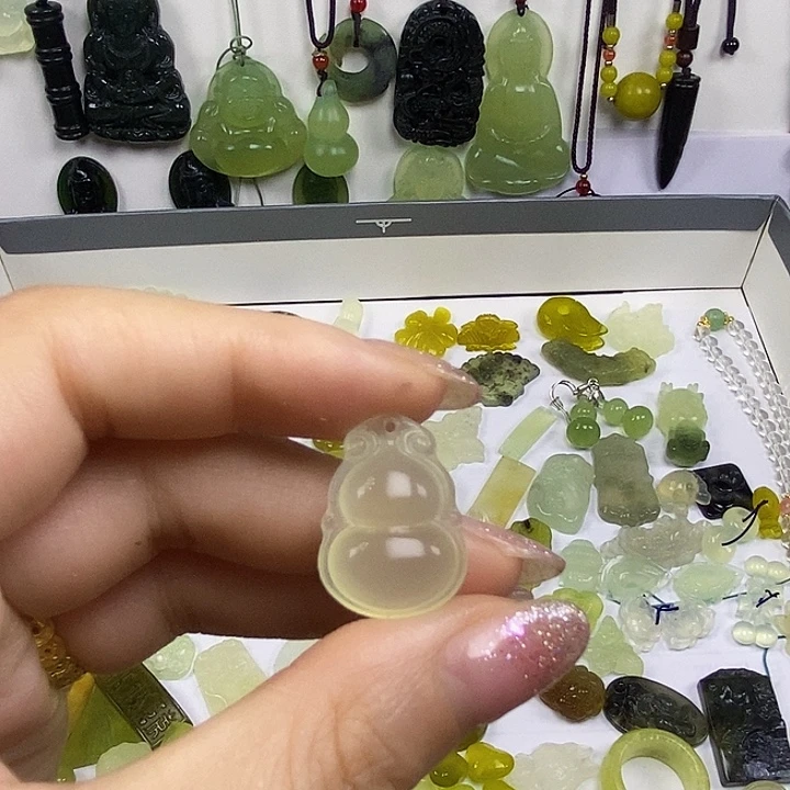 合金蛇纹石玉颈饰76