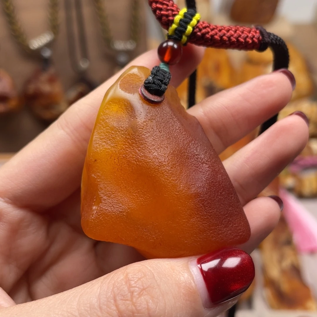 琥珀未镶嵌珠宝奇石