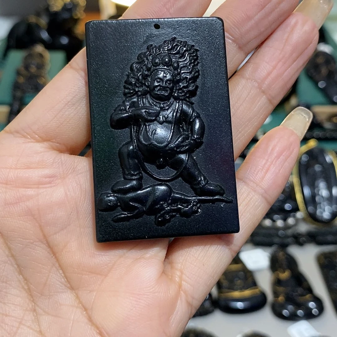 不***登蛇纹石玉未镶嵌颈饰