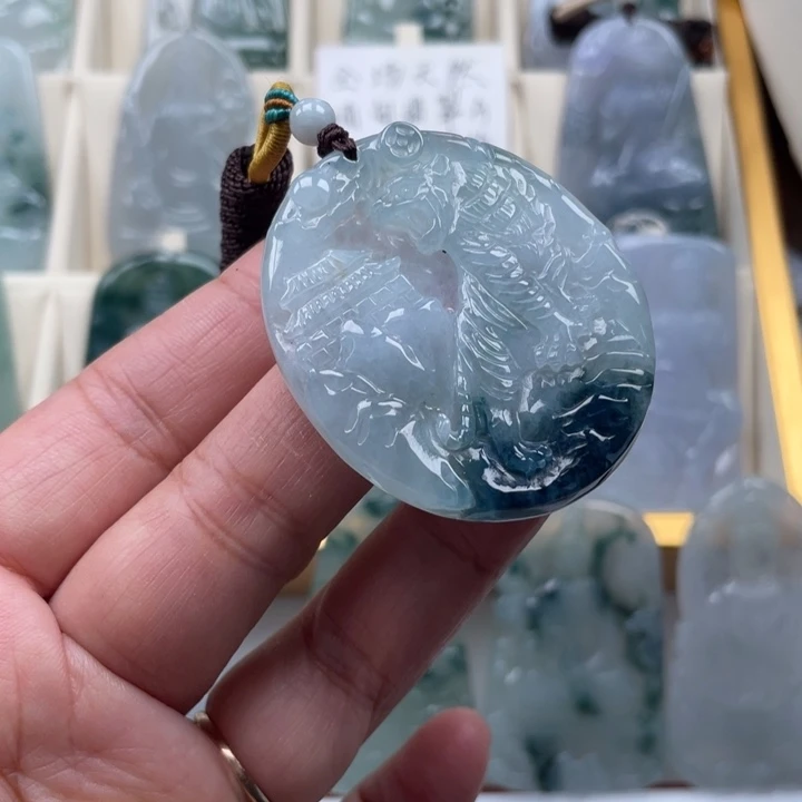 翡翠未镶嵌颈饰玉