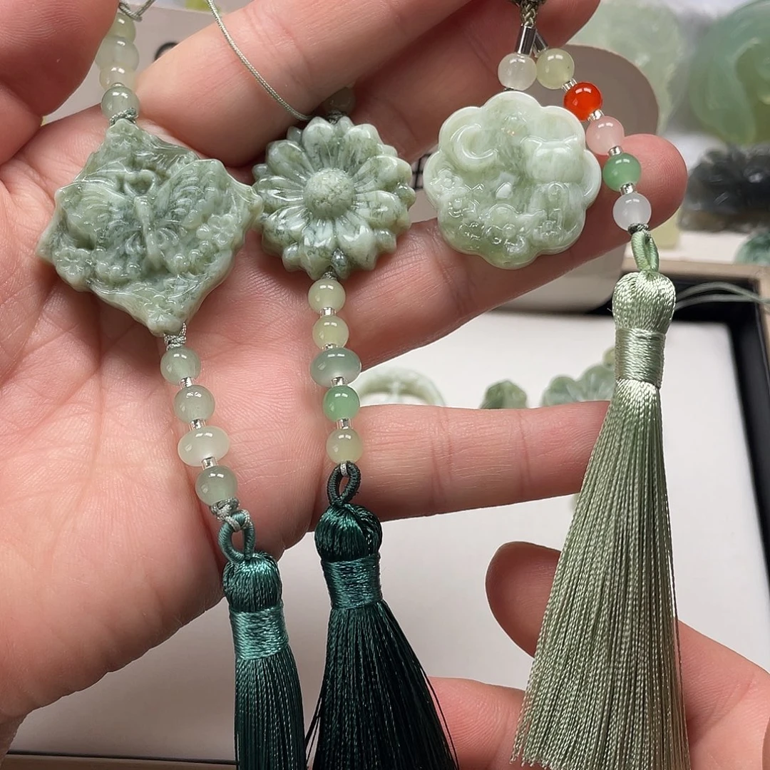 悦***悦蛇纹石玉未镶嵌颈饰