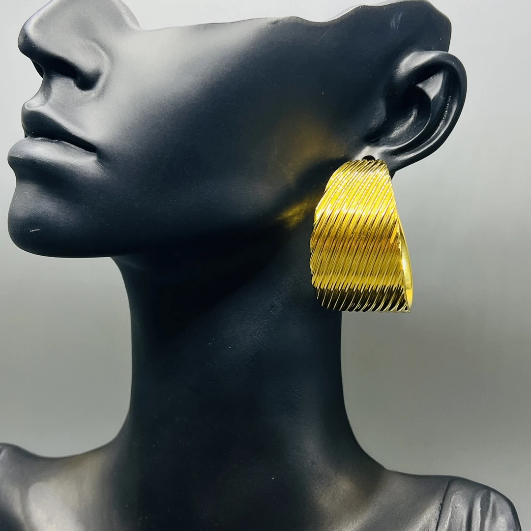 A播 22.42g足金999耳饰e