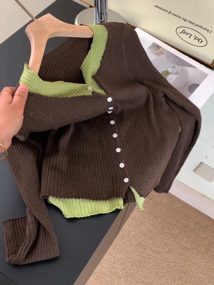 假两件撞色长袖针织开衫女2025早秋季新款复古设计感显瘦打底上衣