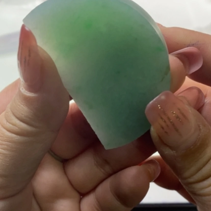 【闪购商品】翡翠挂件未镶嵌芝***?