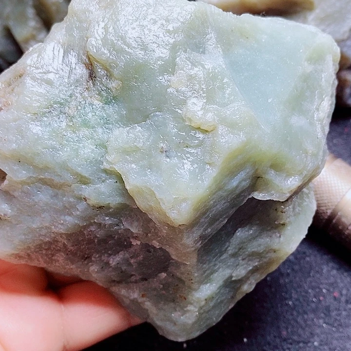 未镶嵌和田玉（糖玉）珠宝半成品
