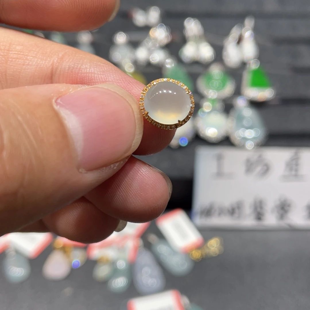 翡翠18K金镶嵌吊坠(不含链)