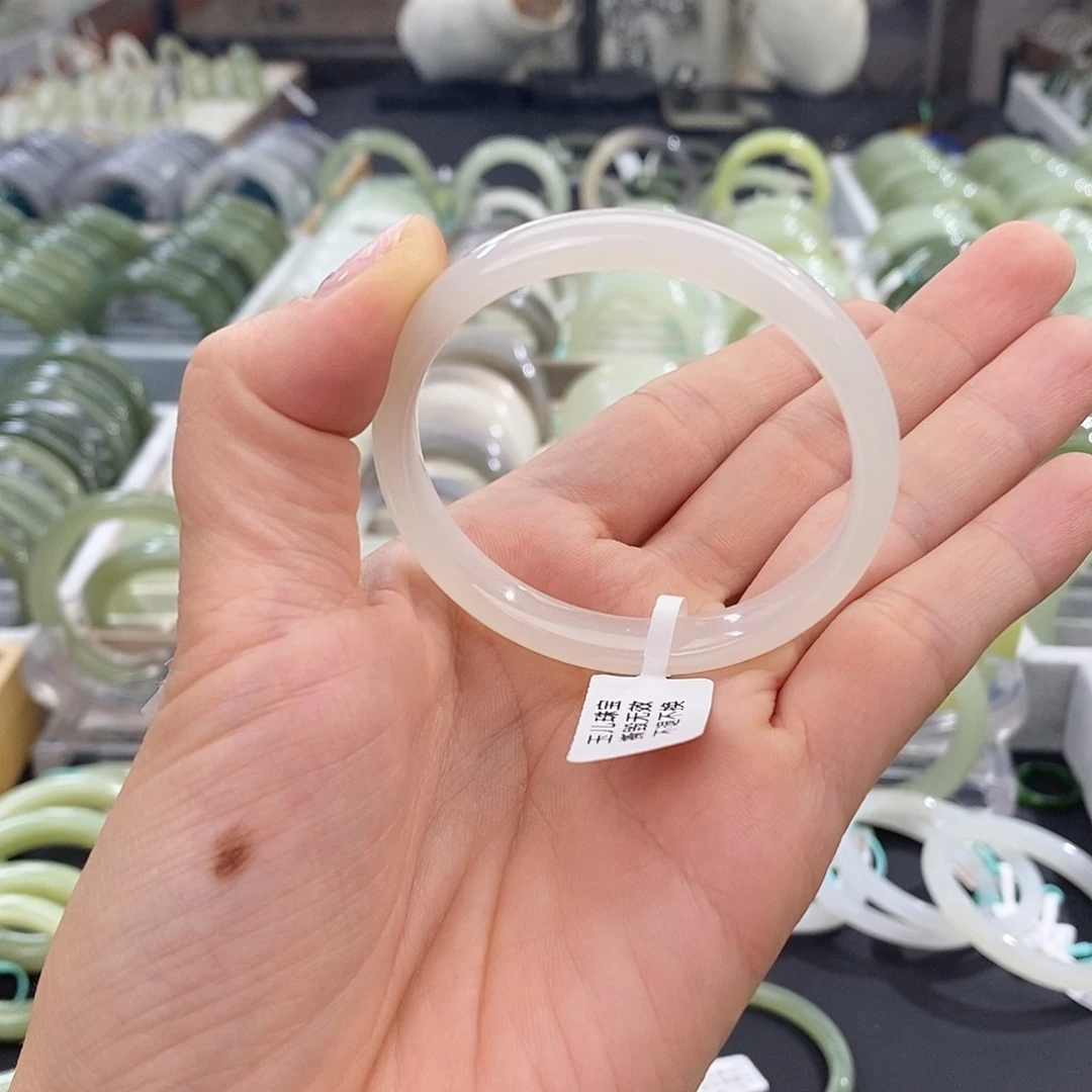 和田玉手镯未镶嵌51