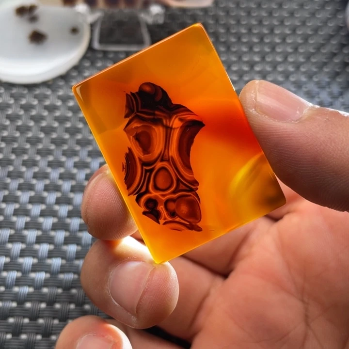 未镶嵌颈饰玛瑙/玉髓羊***哥