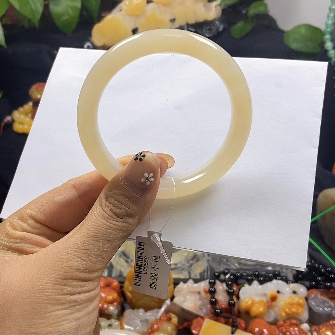 乐***淘石英质玉（黄龙玉）未镶嵌手镯米儿