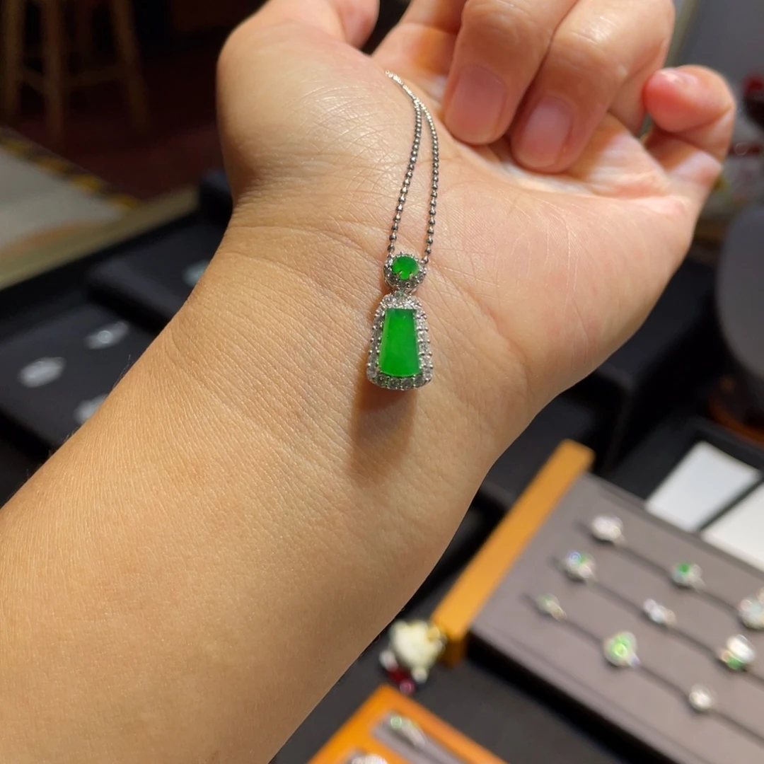 定制翡翠18K金镶嵌无事牌