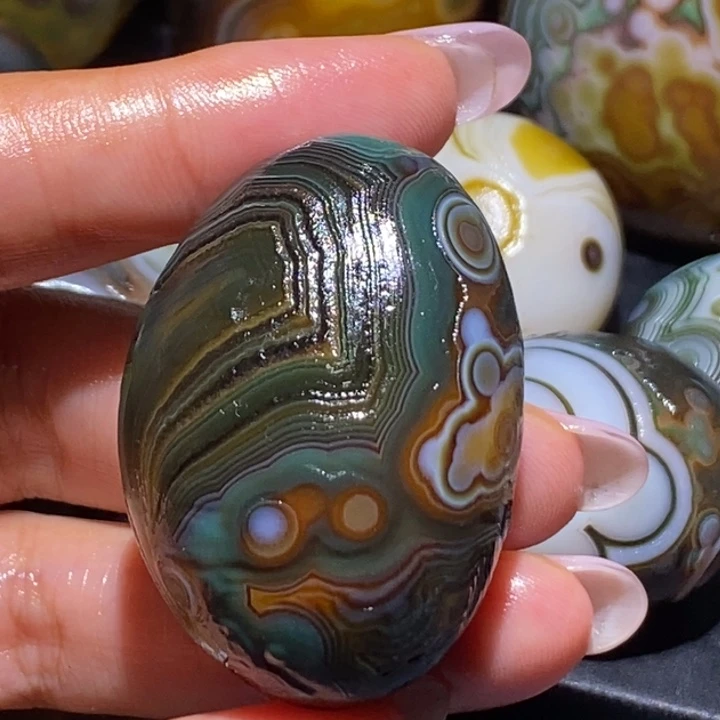 玛瑙/玉髓未镶嵌珠宝奇石65