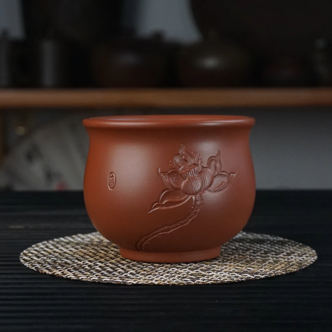 广西钦州坭兴陶茶杯 复烧浮雕荷花小杯80毫升左右 圆肚杯