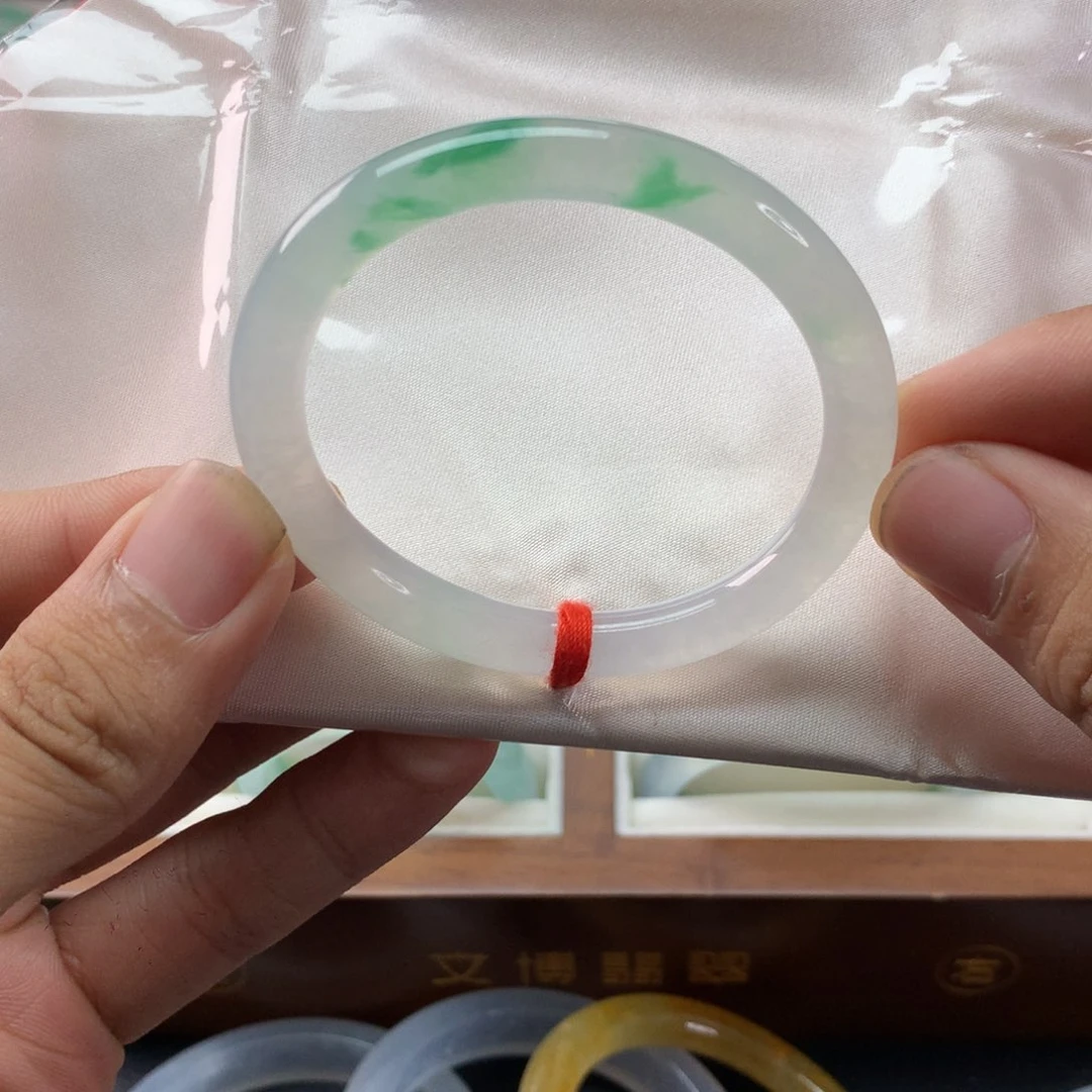 翡翠手镯未镶嵌贵妃圆条52