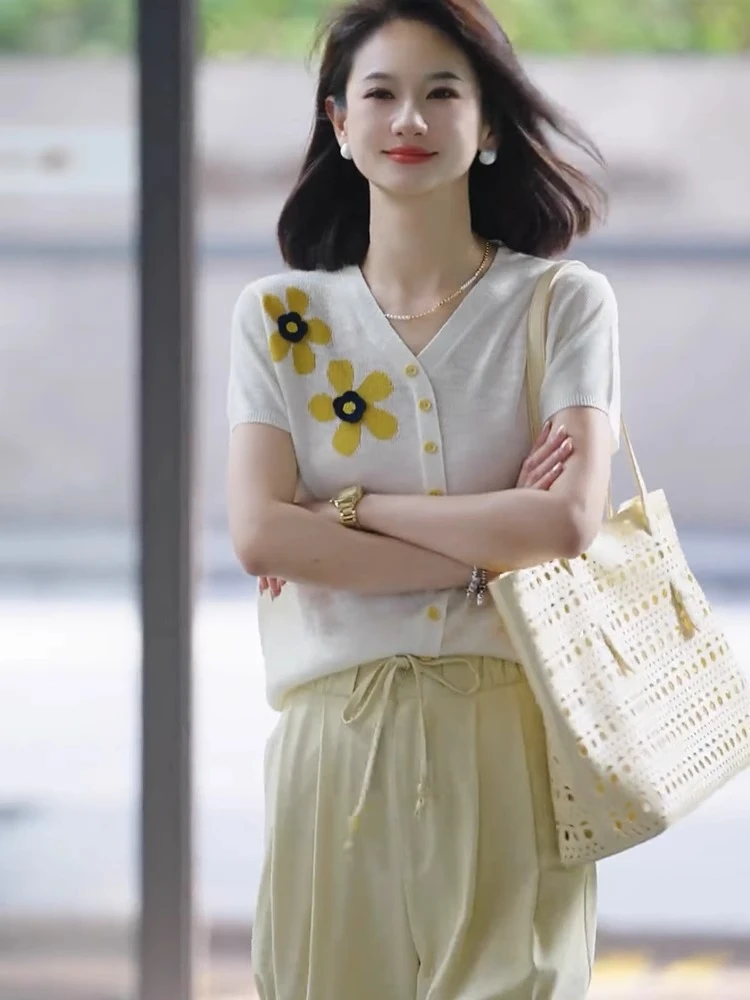 2025夏季新款V领时尚洋气百搭短袖针织衫女气质休闲减龄开衫上衣