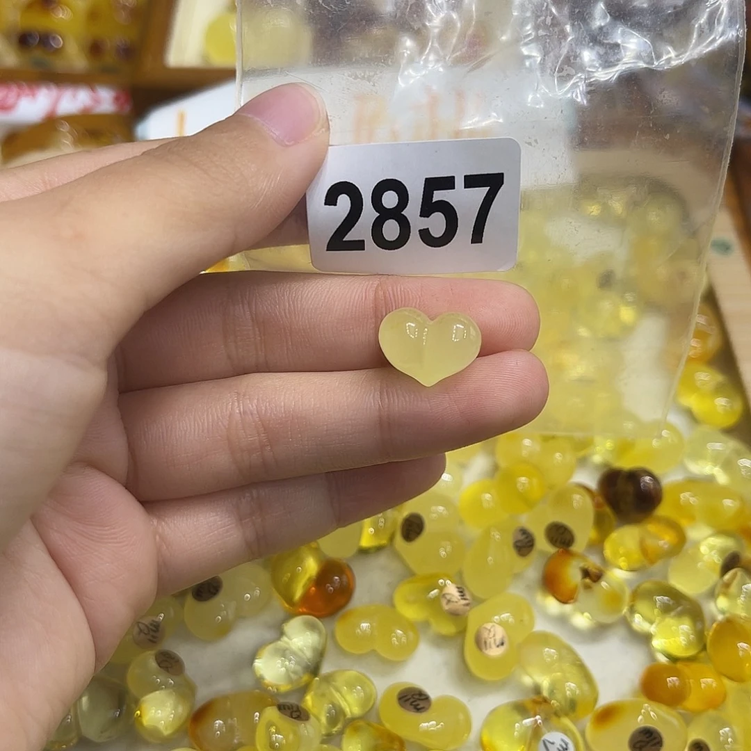 宇***王琥珀未镶嵌珠宝奇石