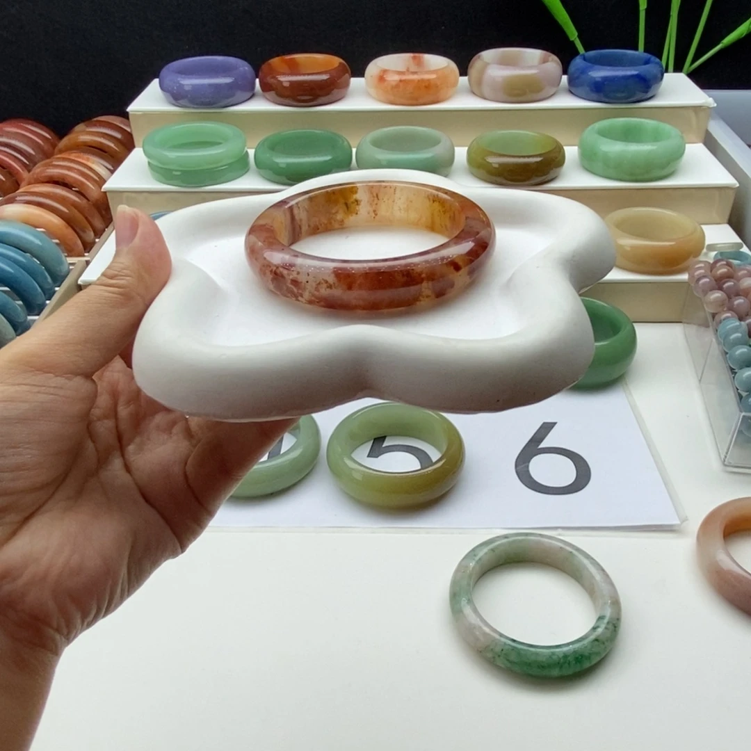 珏***石英岩玉未镶嵌手镯