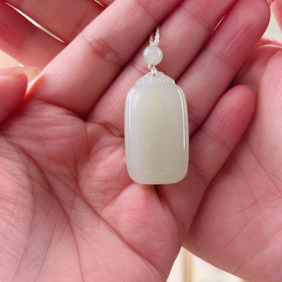 和田玉未镶嵌吊坠(赠链)P**L