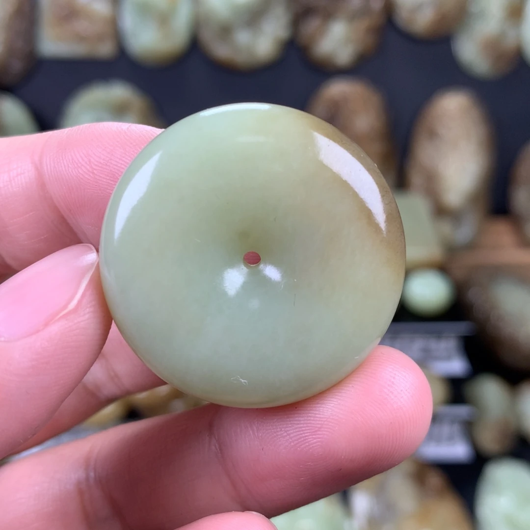 袁***袁和田玉未镶嵌挂件