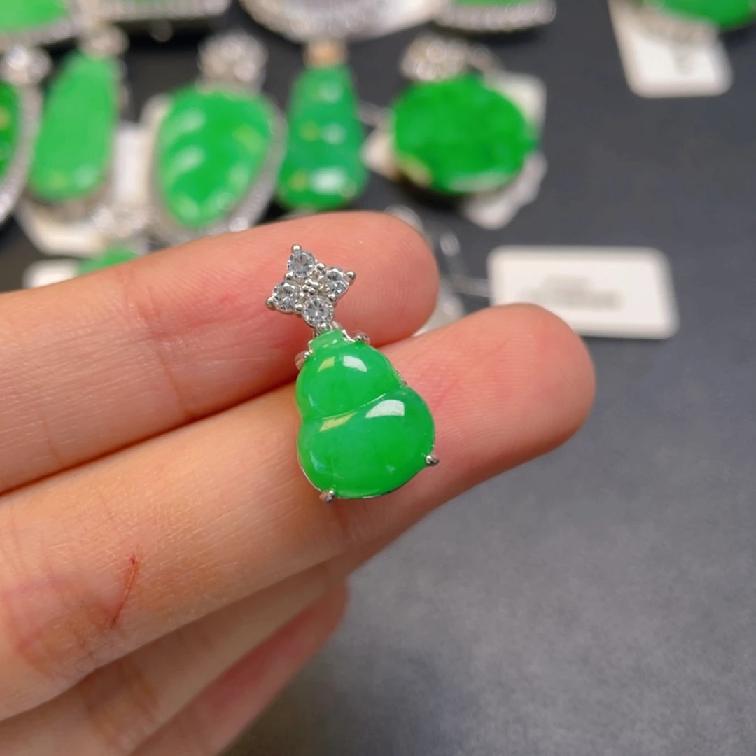 A***a翡翠银S925镶嵌颈饰