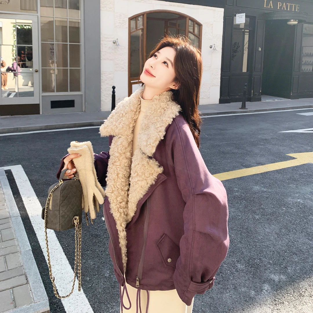 紫色羊羔毛拼接90绒工装派克羽绒服女冬2025新款短款气质加厚保暖