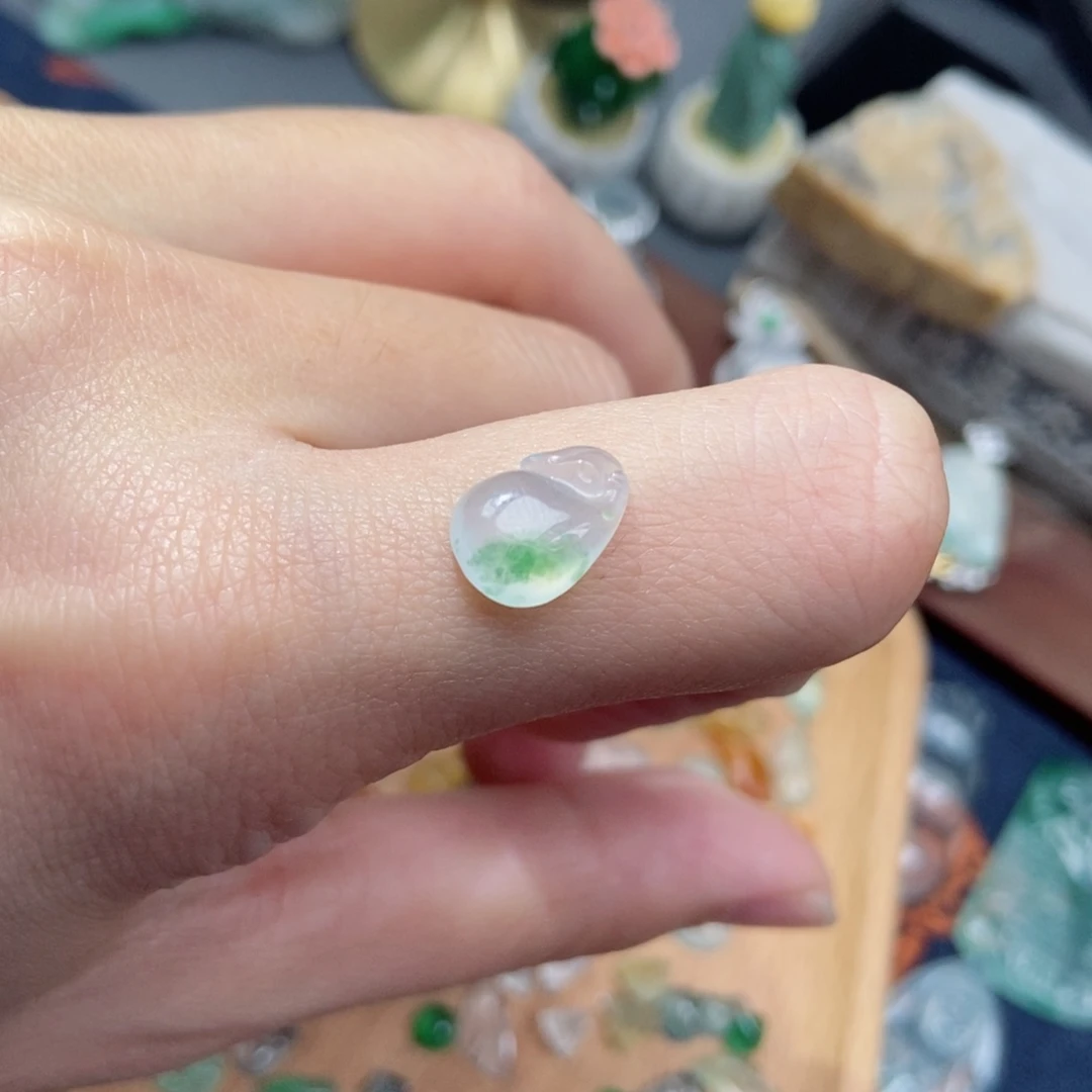 翡翠颈饰未镶嵌翡翠