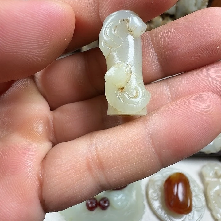 未镶嵌和田玉车挂