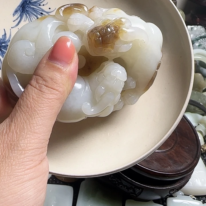 龙***哥瓷片新号开播挂件一个
