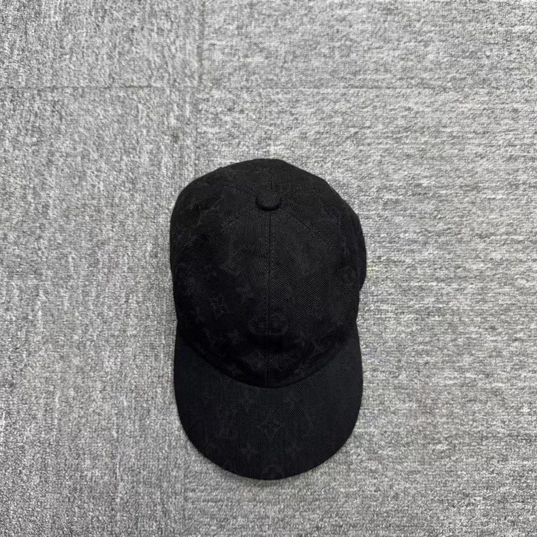 99新 LouisVuitton/路易威登  满印老花鸭舌帽 /尺码58编码13112