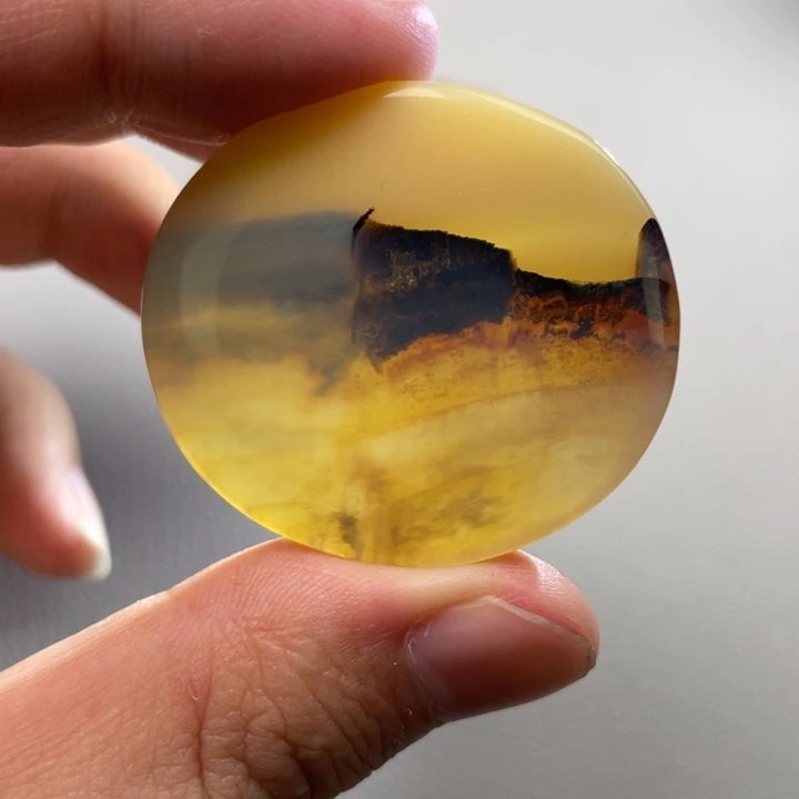 玛瑙/玉髓颈饰未镶嵌天**月