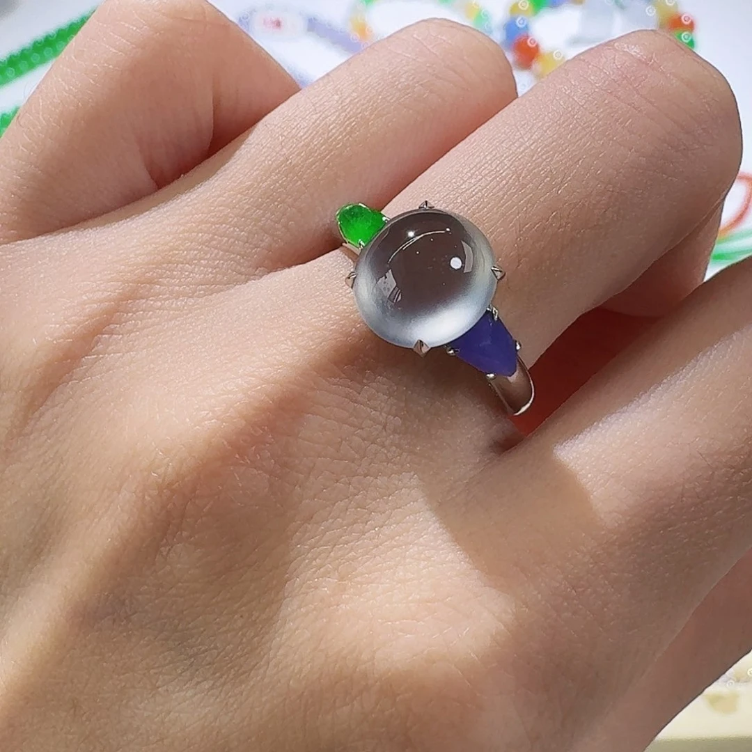 翡翠戒指18K金镶嵌黑钢设计款简约戒指