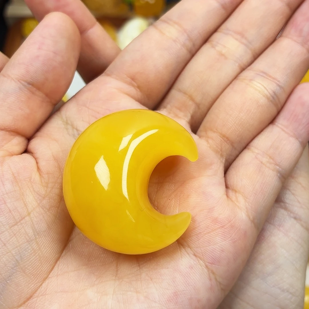未镶嵌颈饰蜜蜡焦皮月亮