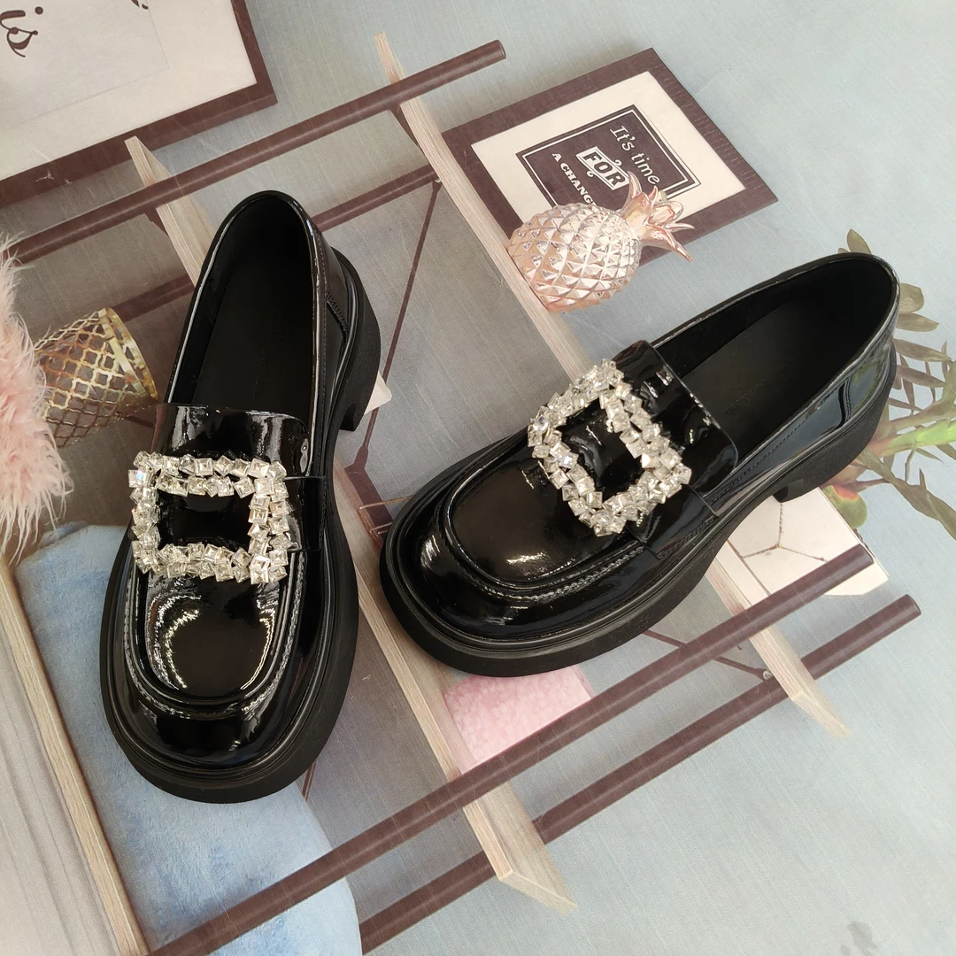 厚底乐福鞋女2025新款水钻黑色亮皮时尚百搭小皮鞋乐福鞋