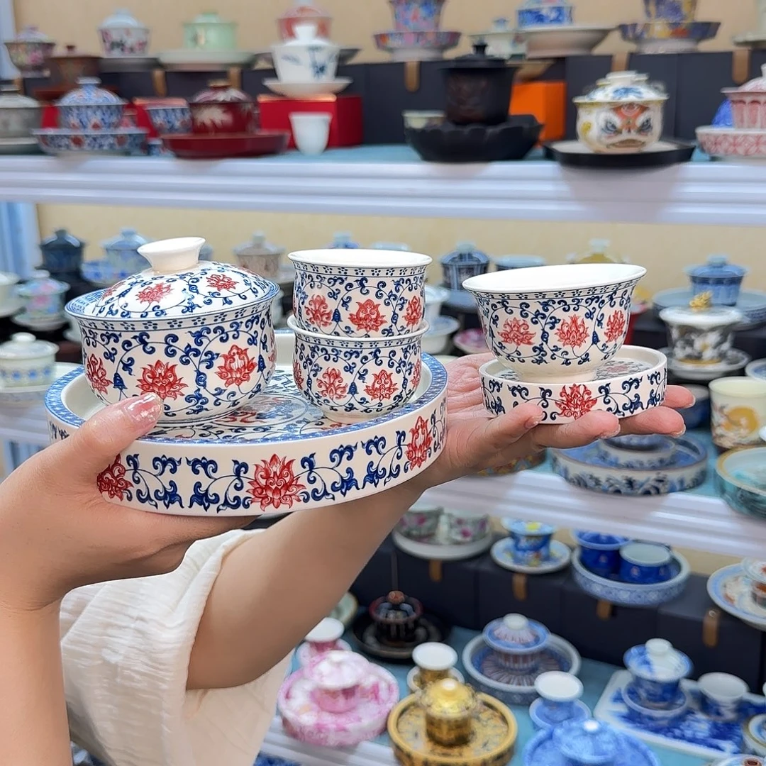 我们都是在这里关注起来