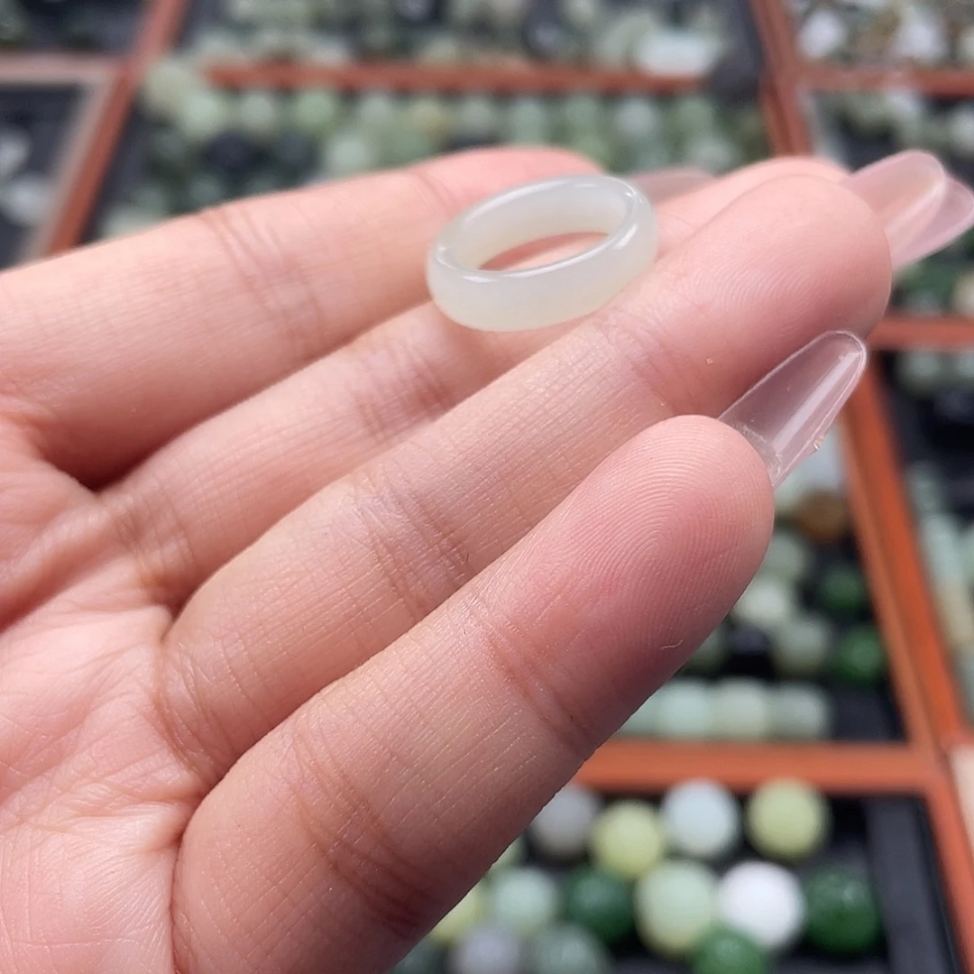 一****和田玉（糖玉）未镶嵌珠宝半成品