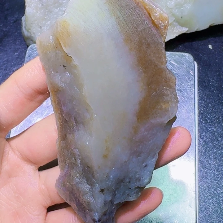 未镶嵌和田玉（糖玉）珠宝半成品