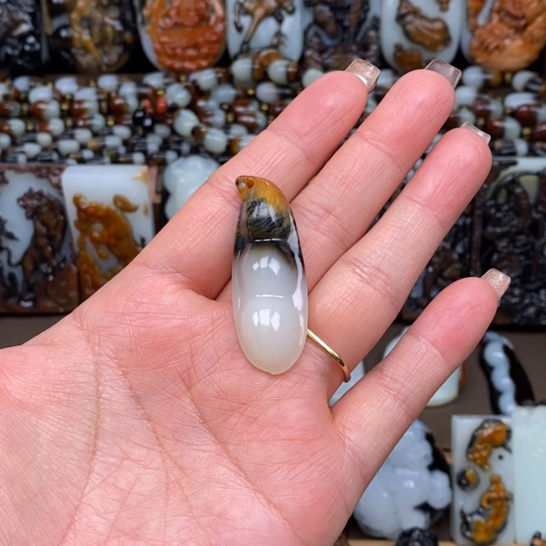 颈饰未镶嵌和田玉