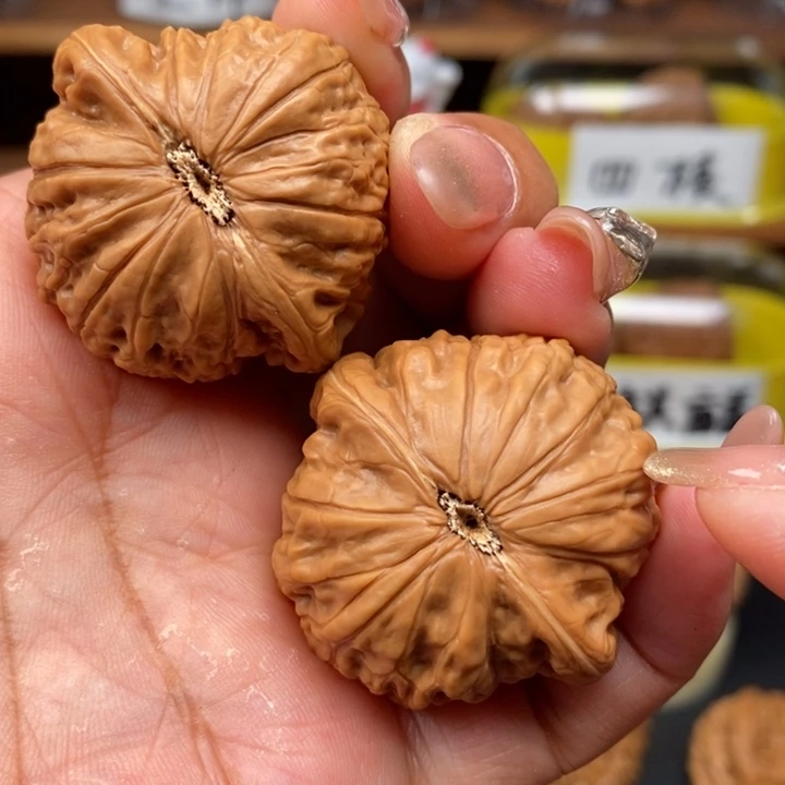 文玩核桃吊坠查**人40全品铁锤